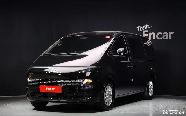 Hyundai Staria / — миниатюра 1