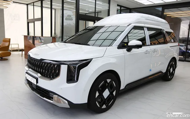 Kia Carnival 9 () — миниатюра 1