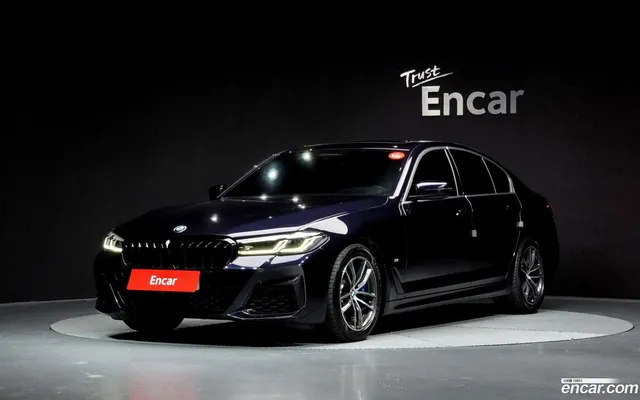 BMW 5 Series (G30) 520i M — миниатюра 1