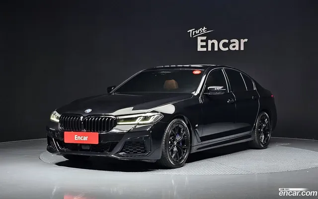 BMW 5 Series (G30) 520i M — миниатюра 1