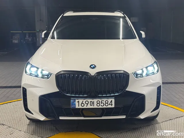 BMW X5 (G05) xDrive 50e M — миниатюра 1