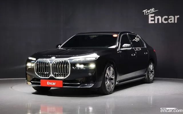 BMW i7 (G70) xDrive 60 — миниатюра 1