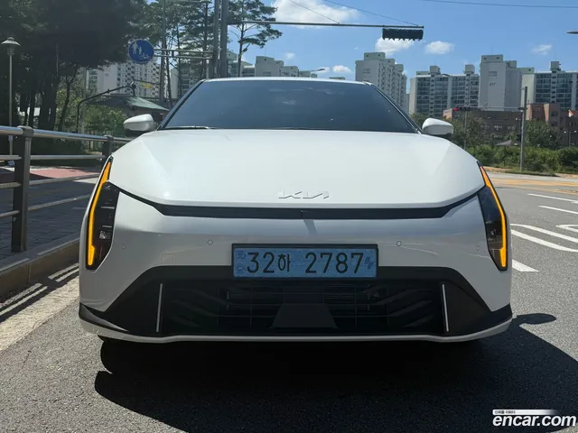 Kia EV4 2WD — миниатюра 1