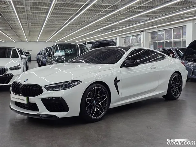 BMW M8 (G15) M8 — миниатюра 1