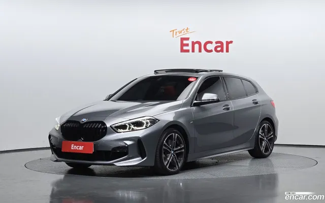 BMW 1 Series (F40) 120i M — миниатюра 1