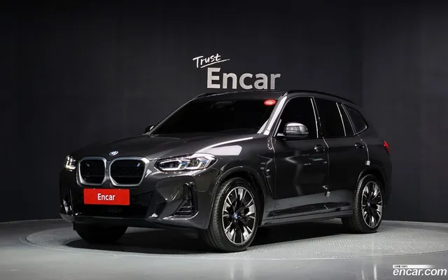 BMW iX3 M — миниатюра 1