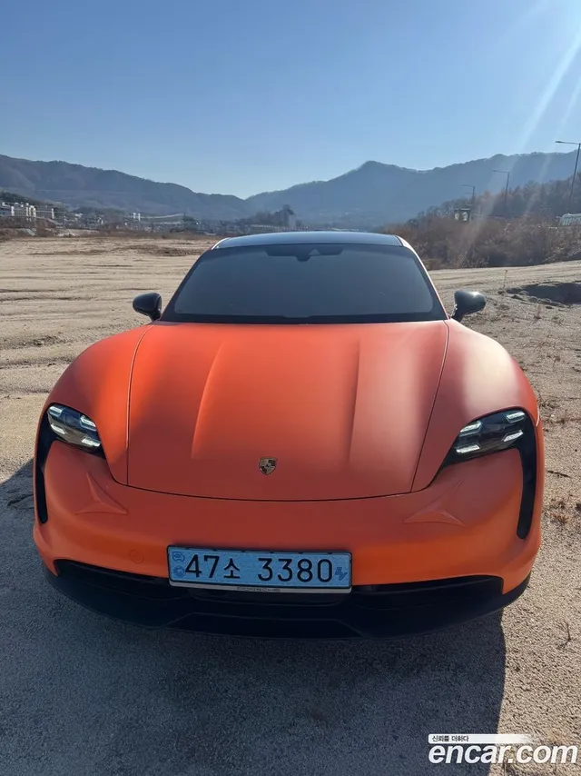 Porsche Taycan 4S — миниатюра 1