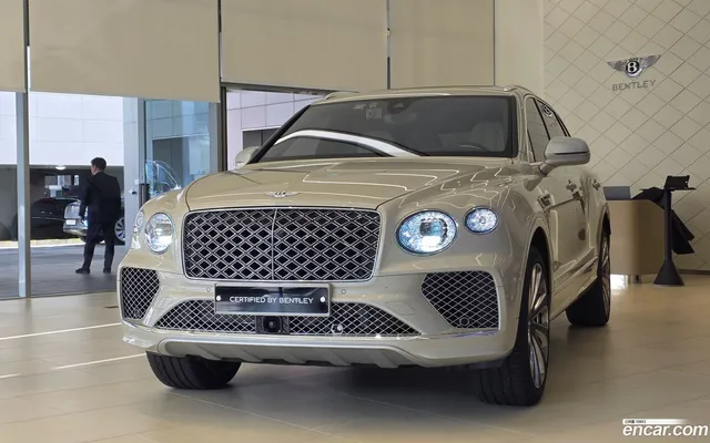 Bentley Bentayga 4.0 V8 EWB — миниатюра 1