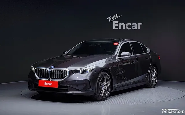 BMW i5 (G60) eDrive 40 — миниатюра 1