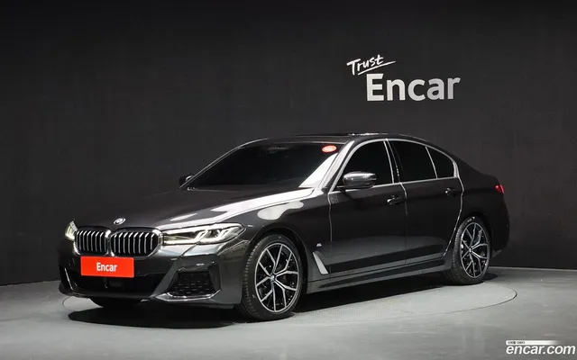 BMW 5 Series (G30) 530i M — миниатюра 1