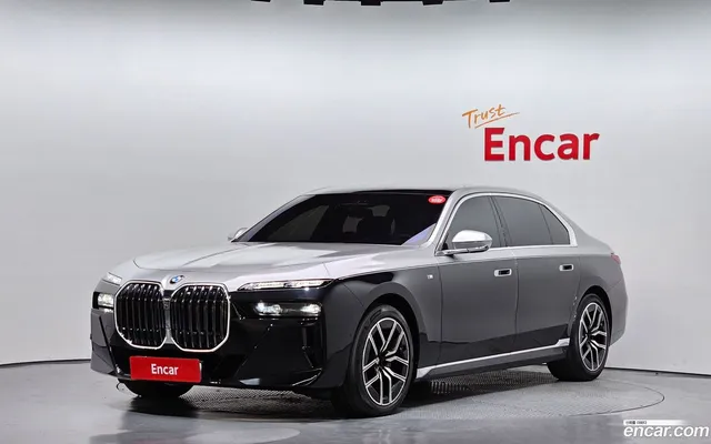 BMW 7 Series (G70) 740d xDrive M — миниатюра 1