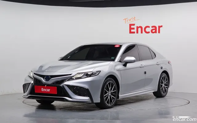 Toyota Camry (XV70) 2.5 XSE — миниатюра 1