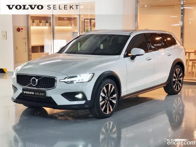 Volvo V60 2 B5 AWD — миниатюра 1