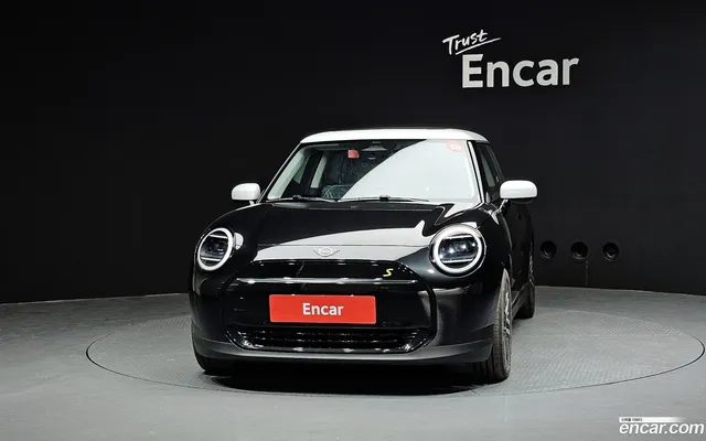 MINI 4 SE — миниатюра 1