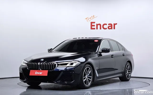 BMW 5 Series (G30) 520i M — миниатюра 1