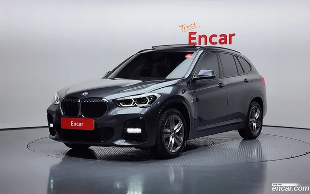 BMW X1 (F48) xDrive 20i M — миниатюра 1