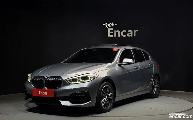 BMW 1 Series (F40) 120i — миниатюра 1