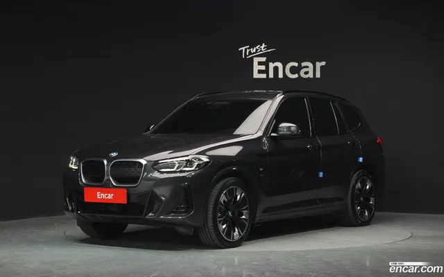 BMW iX3 M — миниатюра 1