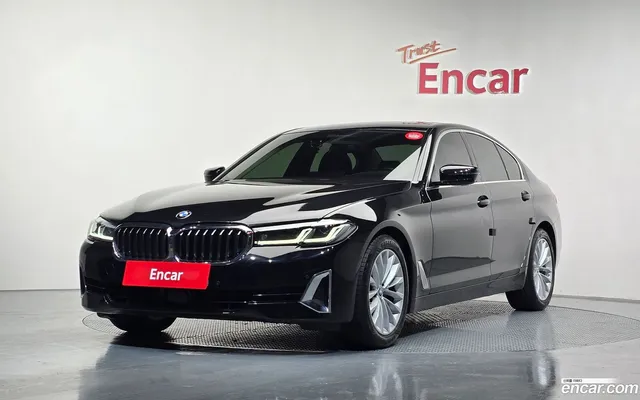 BMW 5 Series (G30) 520i — миниатюра 1