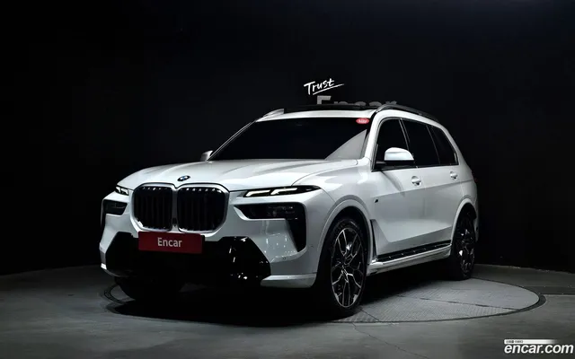 BMW X7 (G07) xDrive 40i M 6 — миниатюра 1