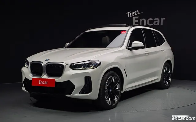 BMW iX3 M — миниатюра 1