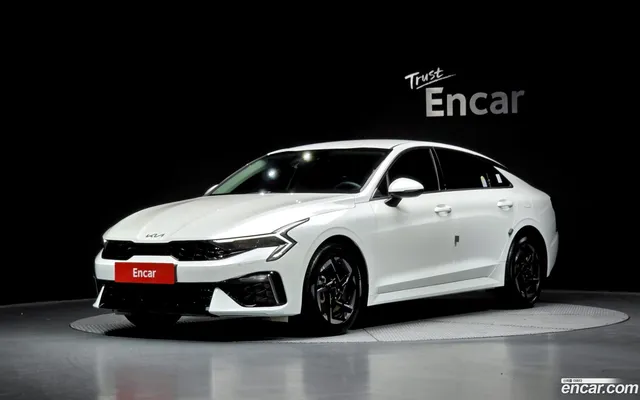 Kia K5 3 2.0 — миниатюра 1