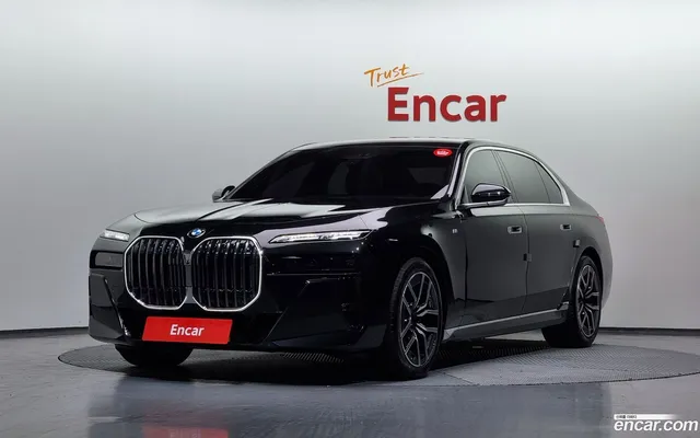 BMW 7 Series (G70) 740d xDrive M — миниатюра 1