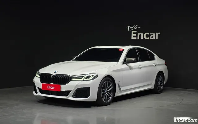 BMW 5 Series (G30) 520i M — миниатюра 1
