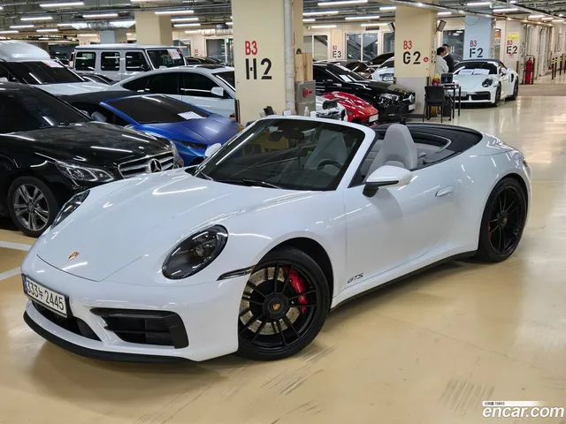 Porsche 911 (992) 4 GTS — миниатюра 1