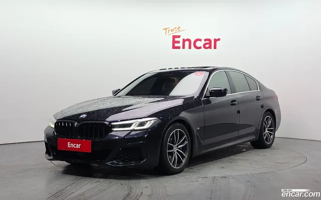 BMW 5 Series (G30) 520i M — миниатюра 1