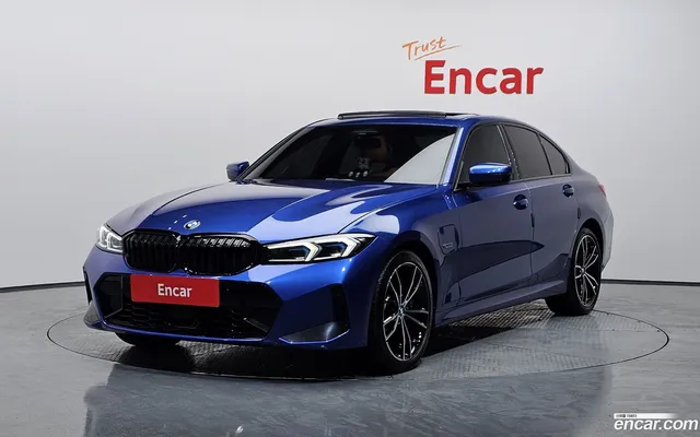 BMW 3 Series (G20) 330e M — миниатюра 1