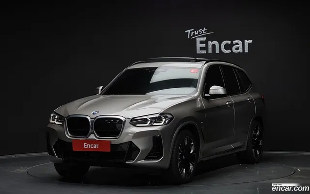 BMW iX3 M — миниатюра 1