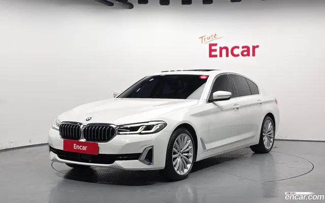 BMW 5 Series (G30) 530i — миниатюра 1