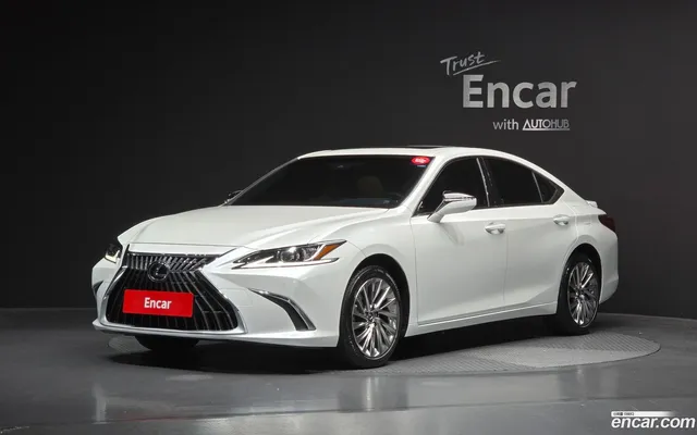 Lexus ES 300h — миниатюра 1