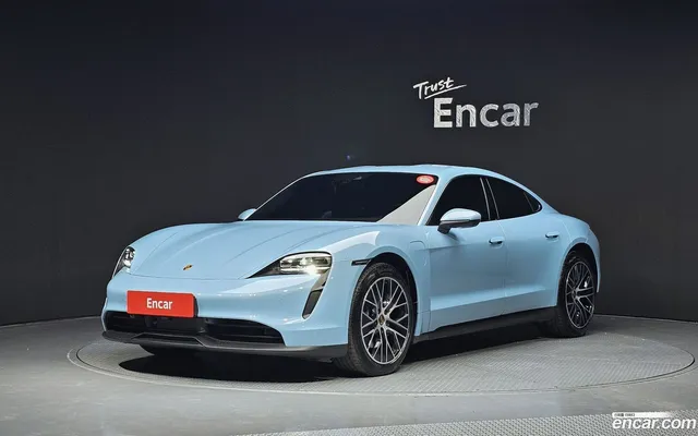 Porsche Taycan — миниатюра 1