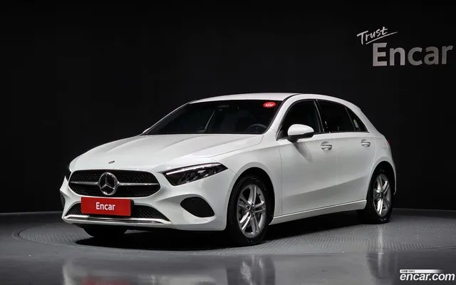 Mercedes-Benz A-Class (W177) A220 — миниатюра 1