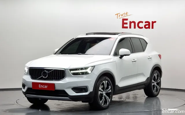 Volvo XC40 B4 — миниатюра 1