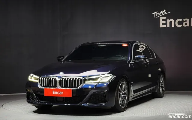 BMW 5 Series (G30) 520i M — миниатюра 1