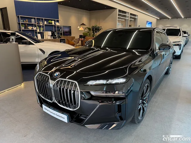 BMW i7 (G70) xDrive 60 M — миниатюра 1