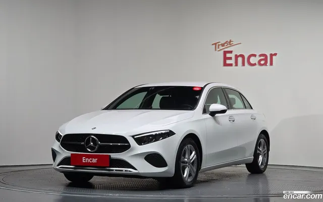 Mercedes-Benz A-Class (W177) A220 — миниатюра 1