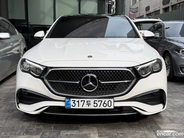 Mercedes-Benz E-Class (W214) E200 AMG Line — миниатюра 1