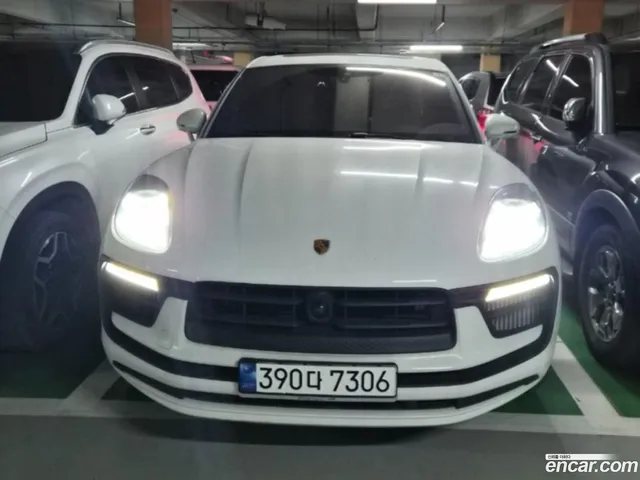 Porsche Macan 2.9 S — миниатюра 1