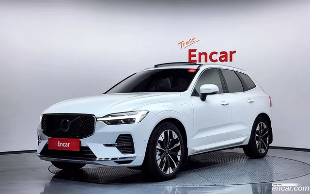 Volvo XC60 T8 — миниатюра 1