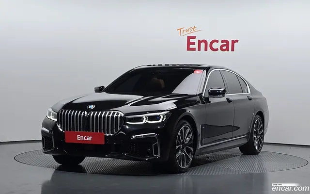 BMW 7 Series (G11) 740i M — миниатюра 1