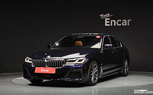 BMW 5 Series (G30) 520i M — миниатюра 1