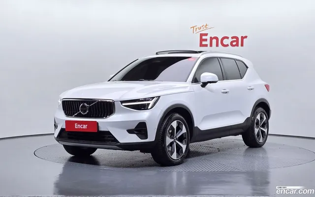 Volvo XC40 B4 — миниатюра 1
