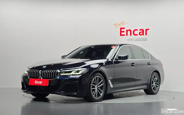 BMW 5 Series (G30) 520i M — миниатюра 1