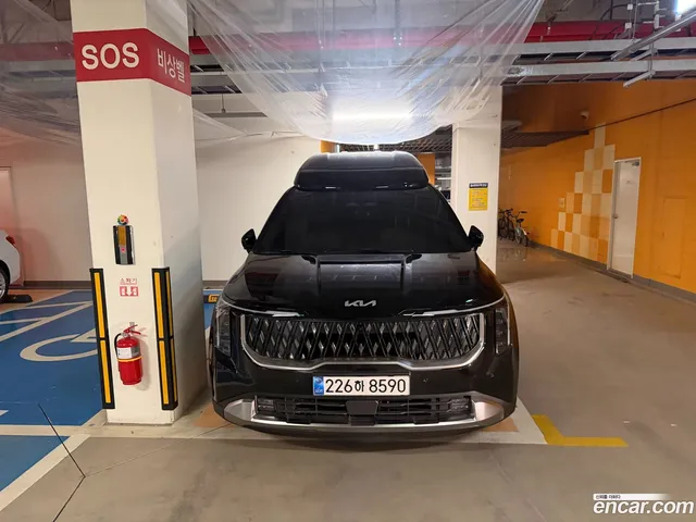 Kia Carnival HEV 9 — миниатюра 1