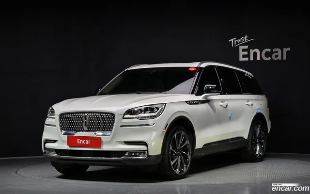 Lincoln Aviator 3.0 AWD — миниатюра 1