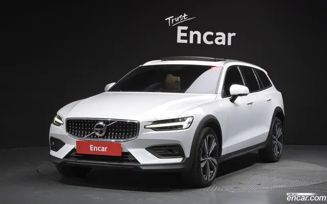 Volvo V60 2 B5 AWD — миниатюра 1